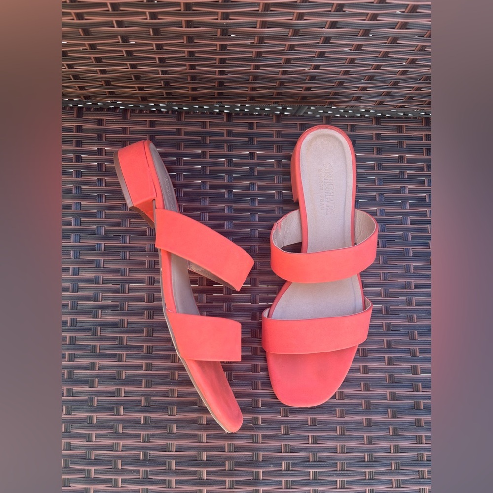 Chic Coral Women's Sandals